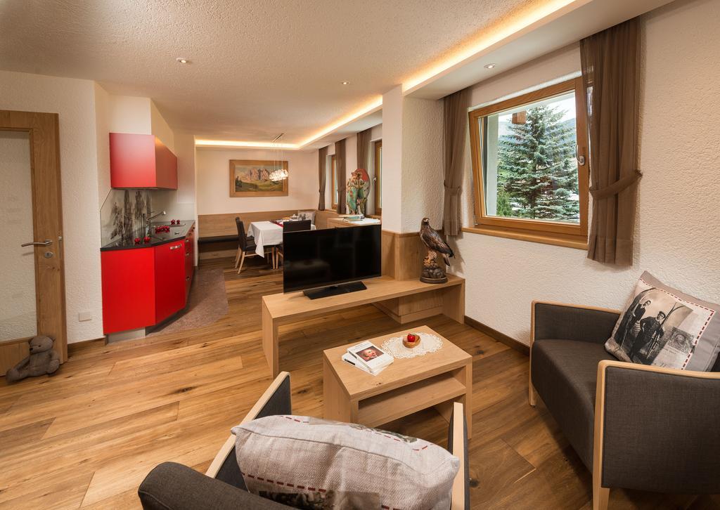 Alpin Sport Lejlighedshotel Ortisei Værelse billede
